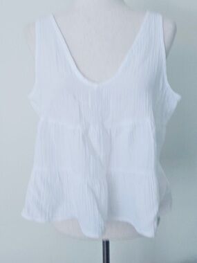 GAP Top Flowy White Cotton Gauze Tiered V-Neck Size Medium